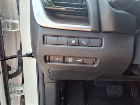 Certified 2024 Nissan Rogue Platinum w/ Platinum Premium Package image 8