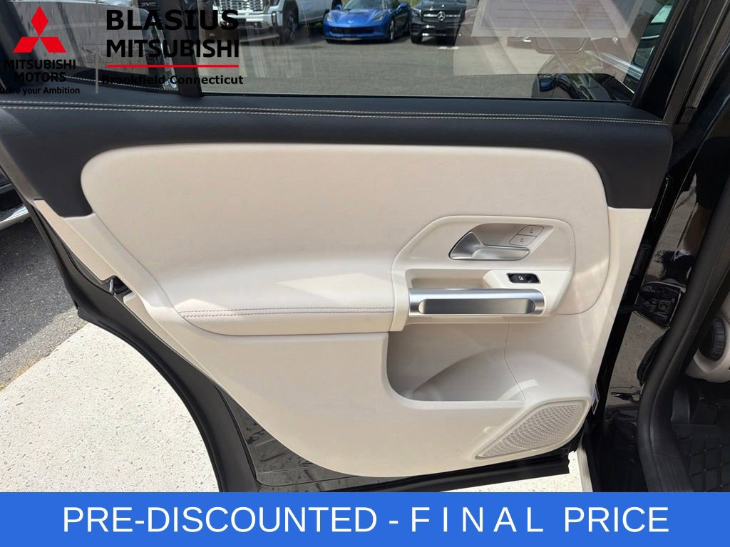 Used 2022 Mercedes-Benz GLB 250 4MATIC w/ Premium Package Lite image 45