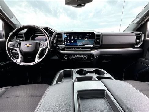 Used 2022 Chevrolet Silverado 1500 LT AWD/4WD image 21
