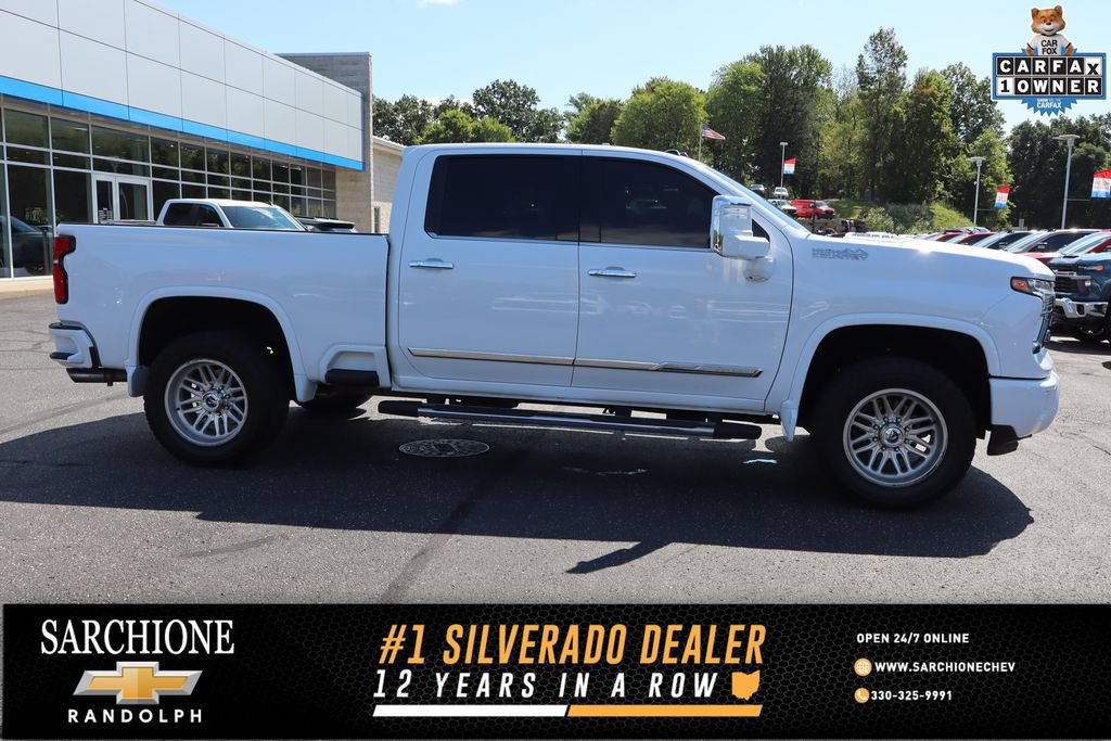Used 2025 Chevrolet Silverado 2500 High Country w/ Technology Package AWD/4WD image 1