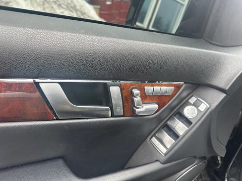 Used 2011 Mercedes-Benz C 300 4MATIC Sedan w/ Multimedia Pkg image 15