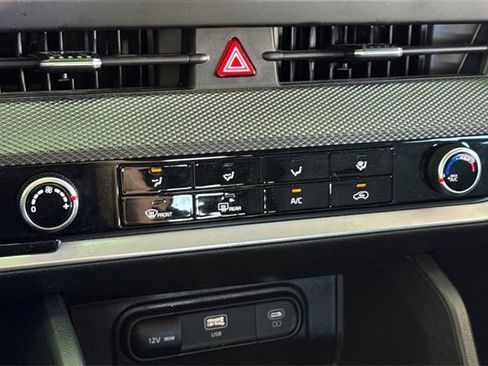 Used 2024 Kia Sportage LX image 28