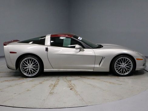 Used 2007 Chevrolet Corvette Coupe w/ Preferred Equipment Group RWD image 10