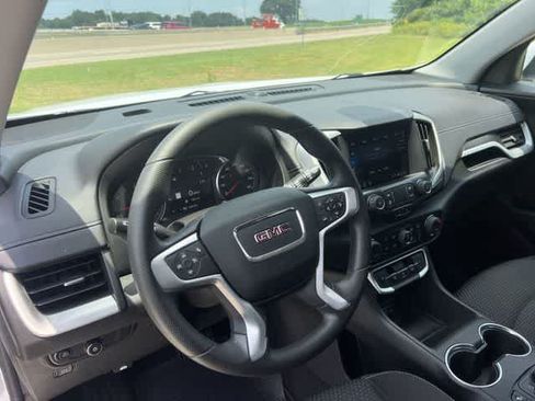 Used 2022 GMC Terrain SLE w/ Driver Convenience Package FWD image 15