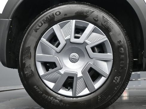 New 2026 Nissan Kicks S image 9