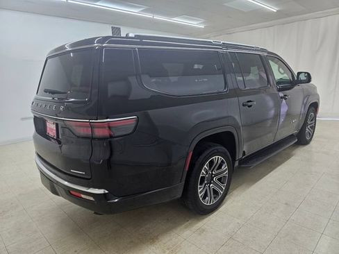 Used 2024 Jeep Wagoneer L Series II w/ Flexible Seating Group AWD/4WD image 18