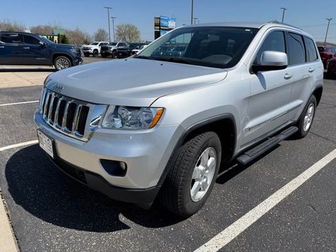 Used 2011 Jeep Grand Cherokee Laredo AWD/4WD image 1