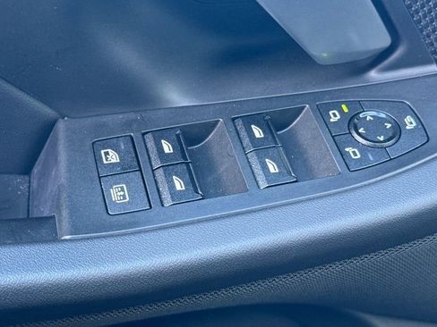 Used 2025 BMW M5 w/ Carbon Package image 11