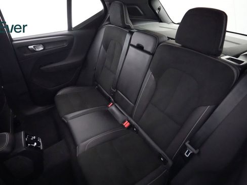 Used 2021 Volvo XC40 P8 Recharge w/ Advanced Package image 24