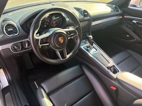 Used 2024 Porsche 718 Cayman RWD image 13