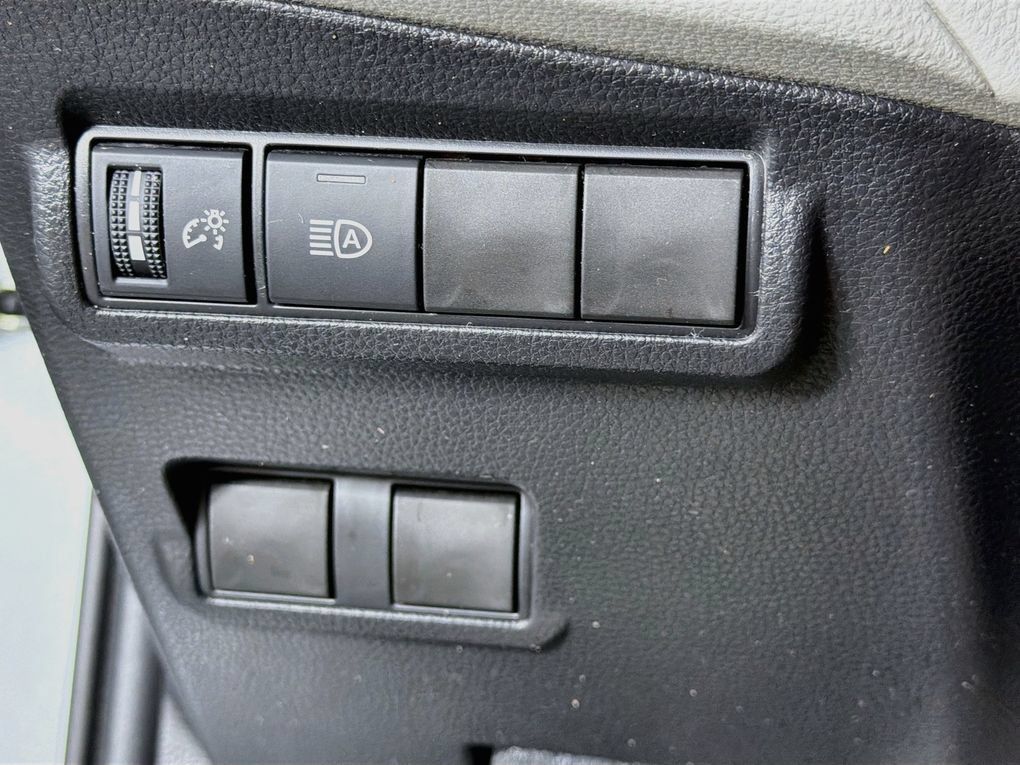 Used 2025 Toyota Corolla Cross L FWD image 15