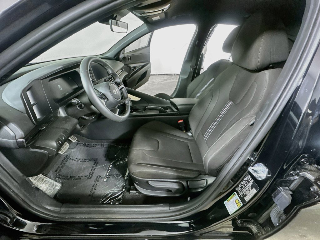 Used 2026 Hyundai Elantra Sport w/ Cargo Package FWD image 17