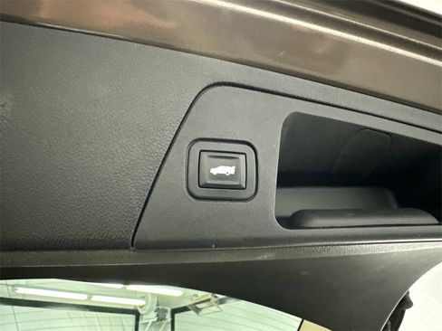 Used 2018 Buick Envision Essence image 21