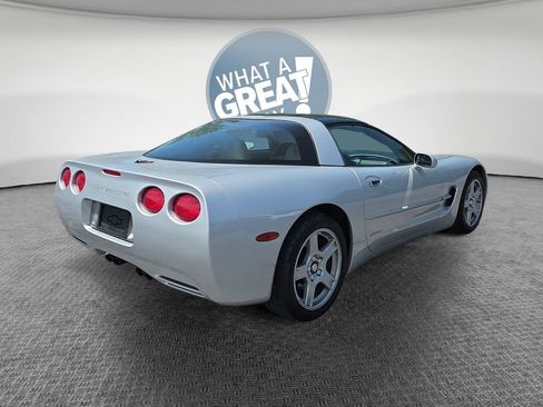 Used 1998 Chevrolet Corvette Coupe w/ Memory Pkg RWD image 3