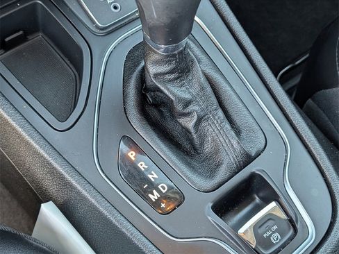 Used 2021 Jeep Cherokee Latitude Plus image 20