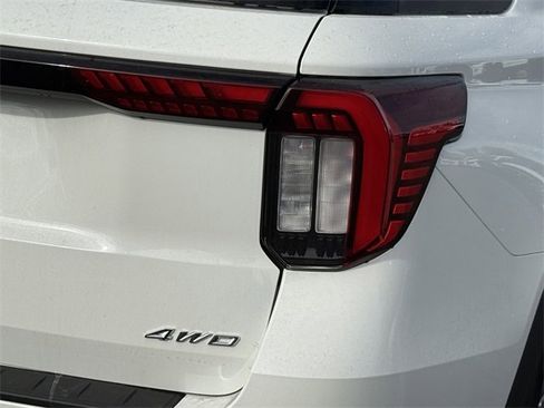 New 2026 Ford Explorer Active w/ Active Comfort Package image 7