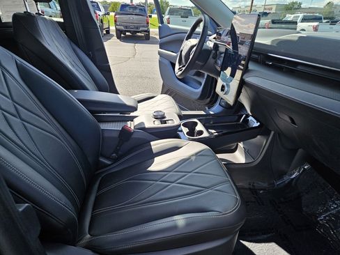 Used 2024 Ford Mustang Mach-E Select image 21