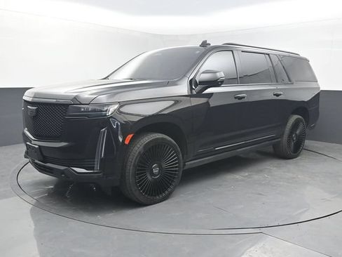 Used 2022 Cadillac Escalade ESV Sport Platinum AWD/4WD image 2