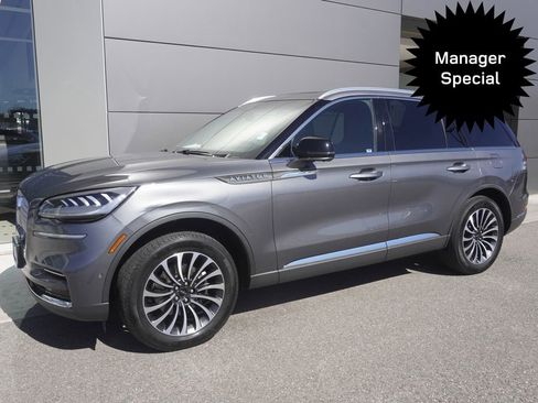Used 2023 Lincoln Aviator Reserve w/ Equipment Group 201A image 3