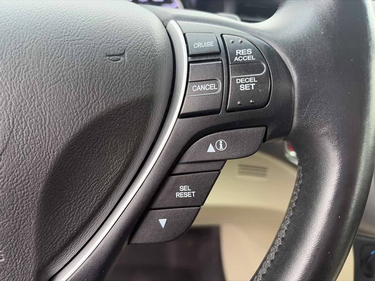 Used 2013 Acura ILX w/ Premium Package FWD image 38