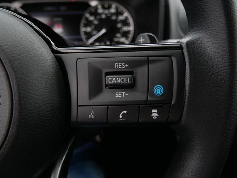 Used 2023 Nissan Rogue SV image 27