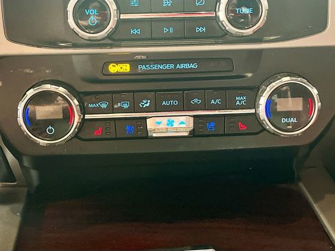 Used 2022 Ford F250 King Ranch w/ King Ranch Ultimate Package image 16