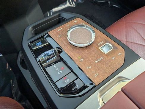 Used 2022 BMW iX xDrive50 w/ Premium Package image 15