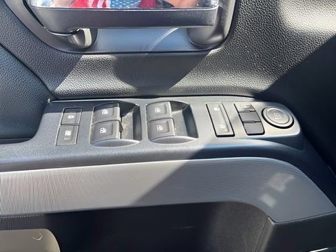 Used 2017 Chevrolet Silverado 2500 LTZ w/ Midnight Edition AWD/4WD image 11