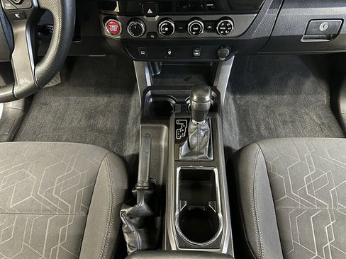 Used 2016 Toyota Tacoma TRD Off-Road w/ Towing Package image 28