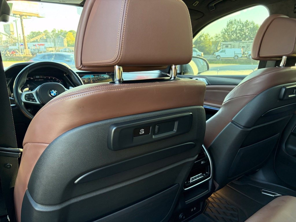Used 2021 BMW X7 M50i w/ Dynamic Handling Package AWD/4WD image 31