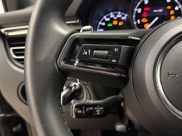 Certified 2026 Porsche Macan AWD/4WD image 20
