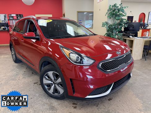 Used 2018 Kia Niro LX FWD image 1