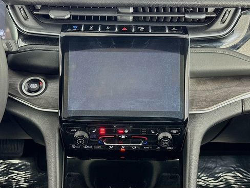 Used 2024 Jeep Grand Cherokee Limited 4xe image 37