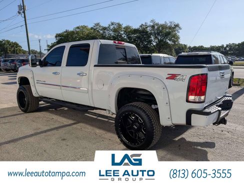 Used 2012 GMC Sierra 2500 Denali w/ Suspension Package, Off-Road AWD/4WD image 5