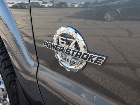 Used 2011 Ford F250 Lariat w/ Lariat Interior Pkg AWD/4WD image 16