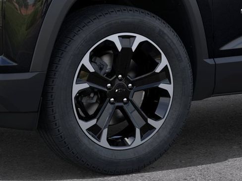 New 2026 Chevrolet Equinox LT w/ Convenience Package II FWD image 9