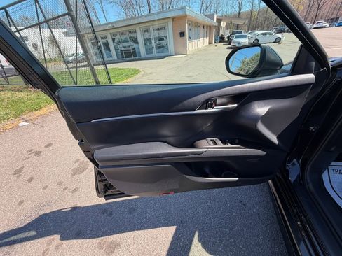 Used 2021 Toyota Camry SE w/ Audio Upgrade Package image 11