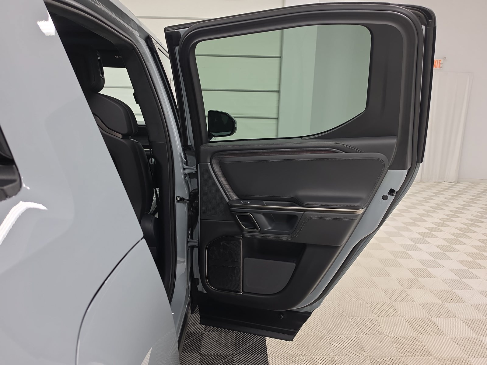Used 2022 Rivian R1T Adventure AWD/4WD image 17