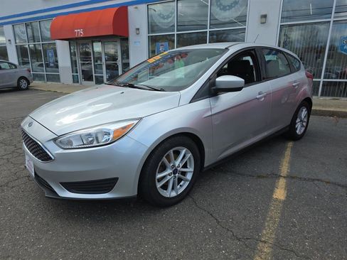 Used 2018 Ford Focus SE image 3