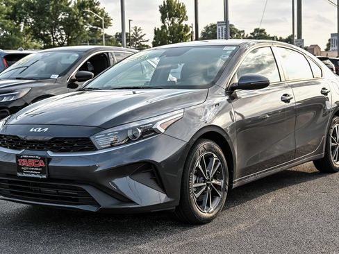 Used 2023 Kia Forte LXS w/ LXS Technology Package FWD image 5