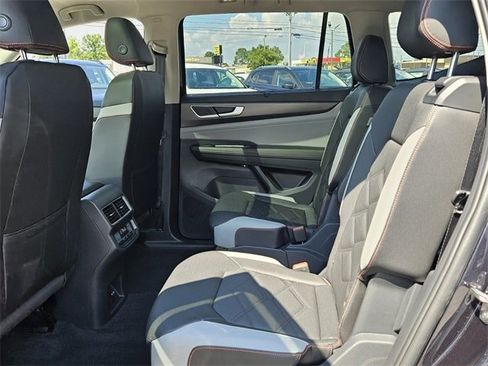 New 2026 Volkswagen Atlas Peak Edition image 6