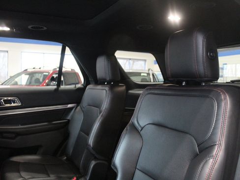 Used 2018 Ford Explorer Sport w/ Equipment Group 401A image 17