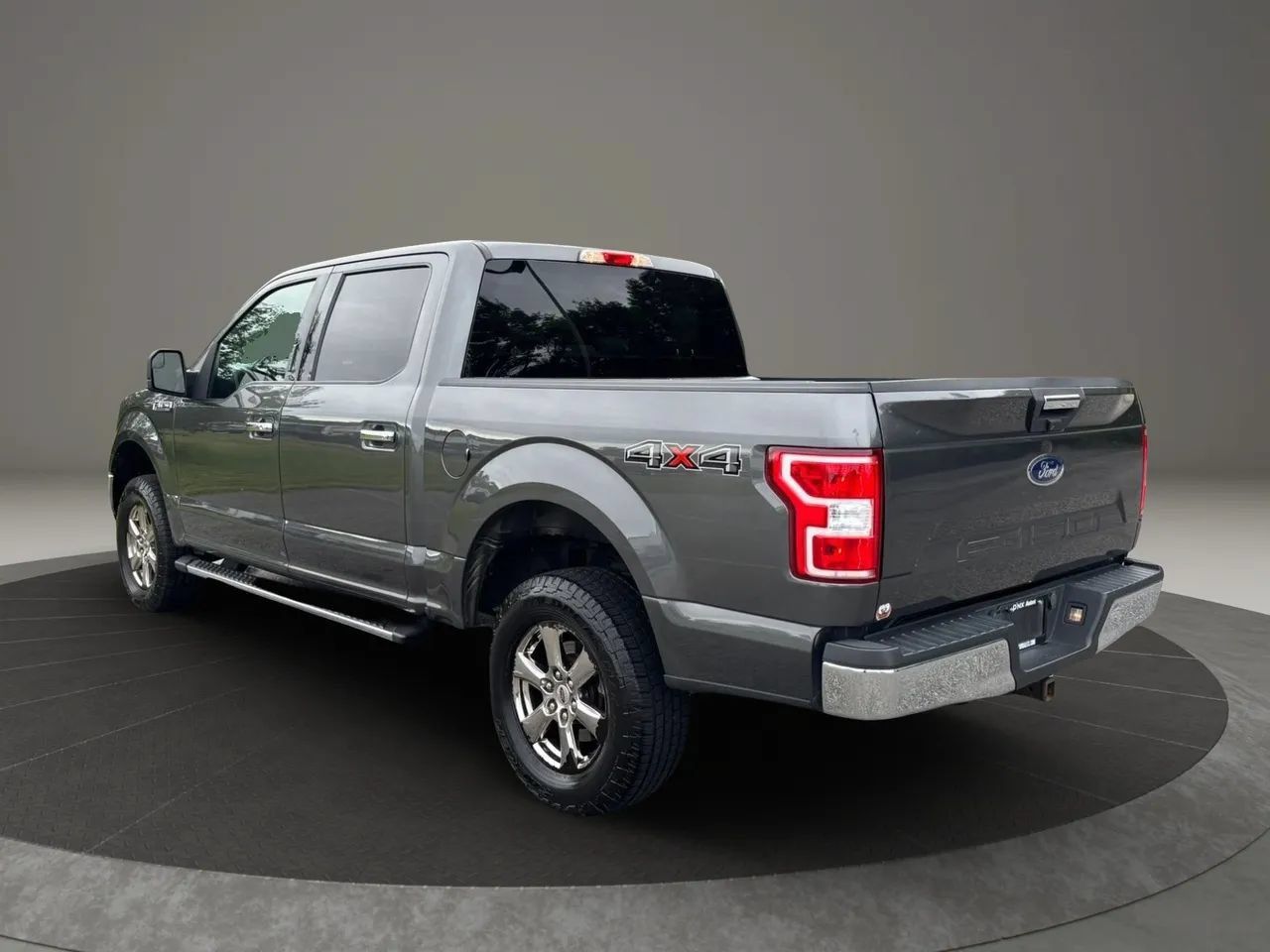 Used 2020 Ford F150 XLT w/ Equipment Group 302A Luxury AWD/4WD image 4