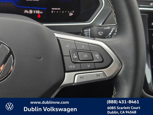 Used 2023 Volkswagen Tiguan SE image 21