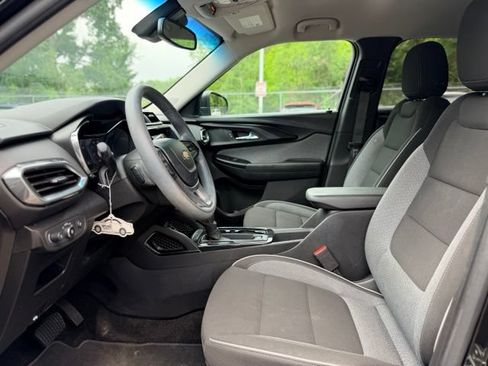 Used 2023 Chevrolet TrailBlazer LT w/ Convenience Package AWD/4WD image 7