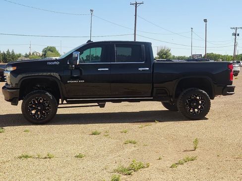 Used 2022 Chevrolet Silverado 2500 High Country w/ Safety Package II AWD/4WD image 2