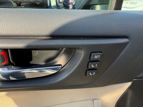 Used 2015 Subaru Outback 3.6R Limited AWD/4WD image 16
