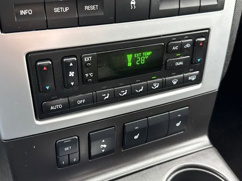 Used 2009 Mercury Mountaineer Premier image 24