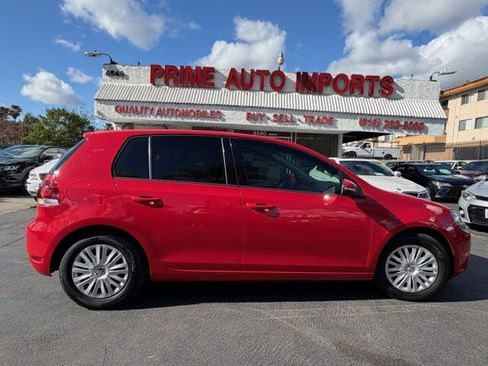 Used 2013 Volkswagen Golf 4-Door FWD image 1