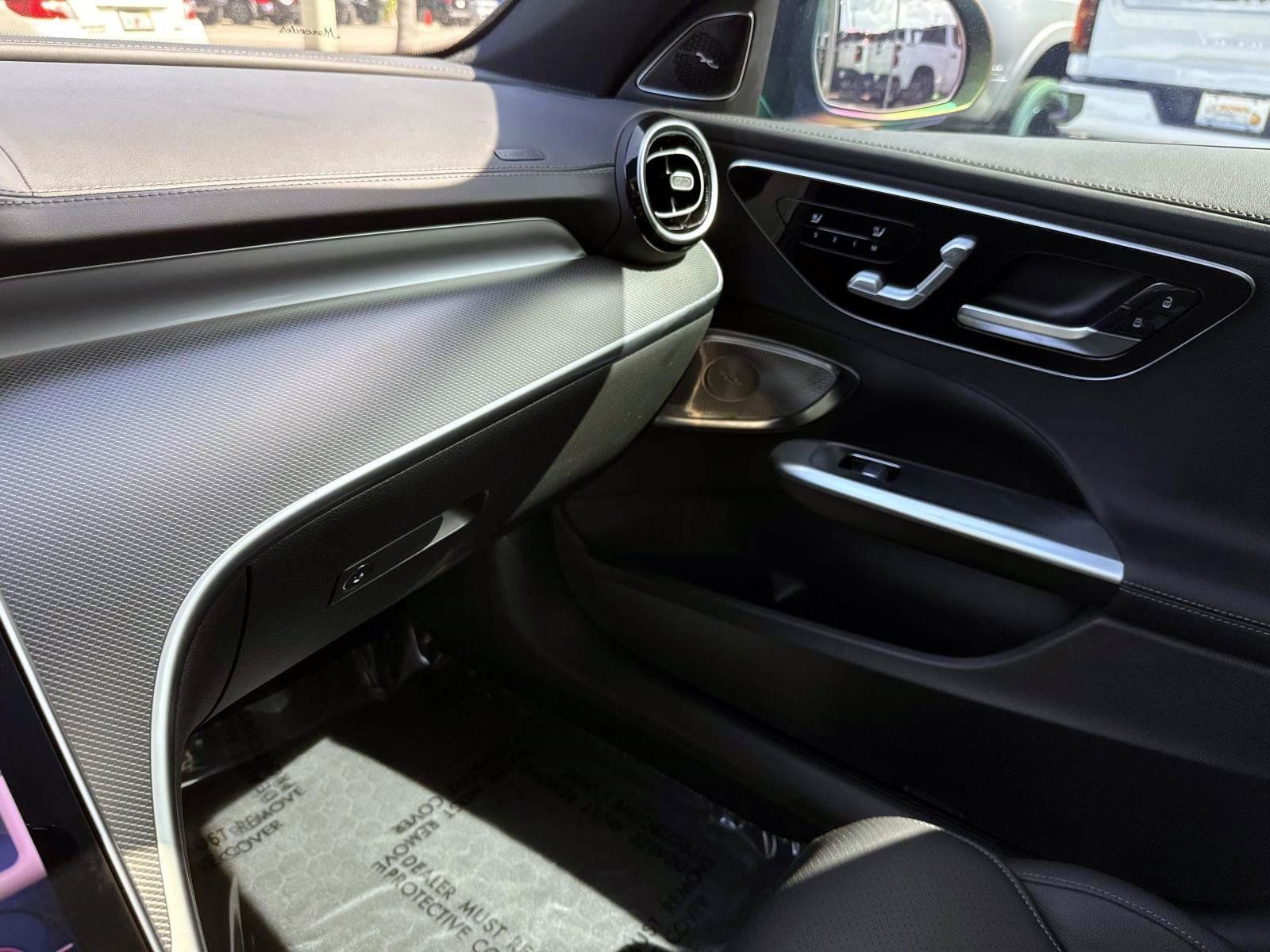 Used 2024 Mercedes-Benz C 300 4MATIC Sedan image 23